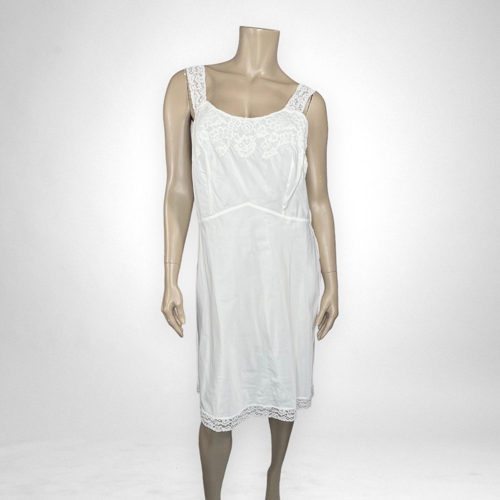 Vintage 60s Slip White Nylon Crepe Bias Cut‎ Lace Trim Lady Lynne L-XL NWT